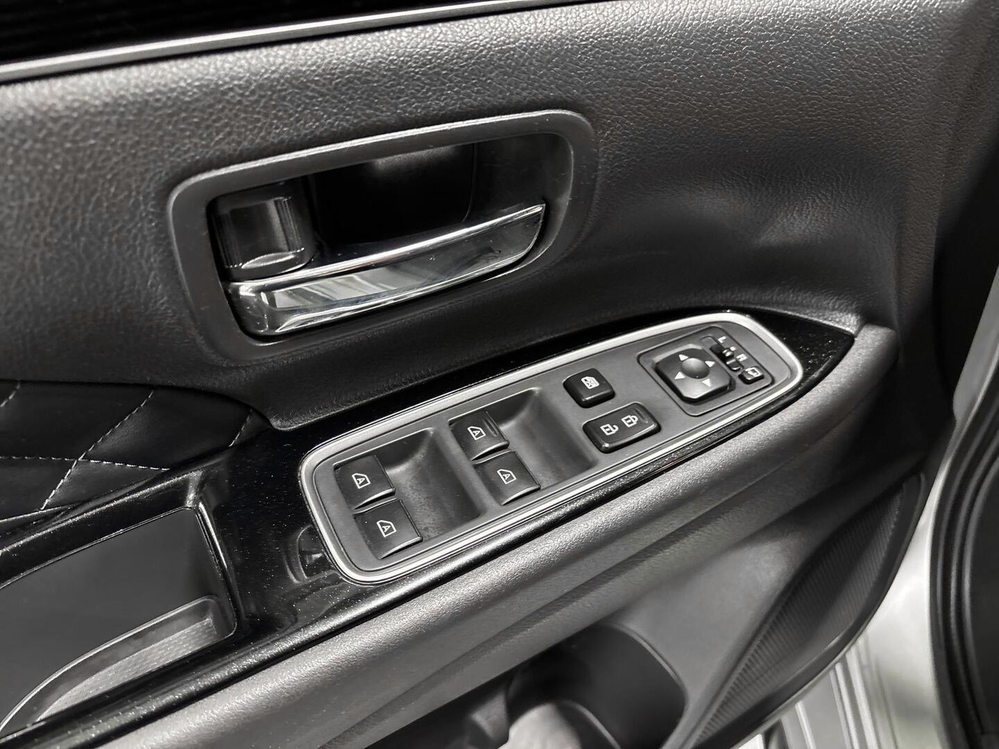 MITSUBISHI Outlander PHEV 2020