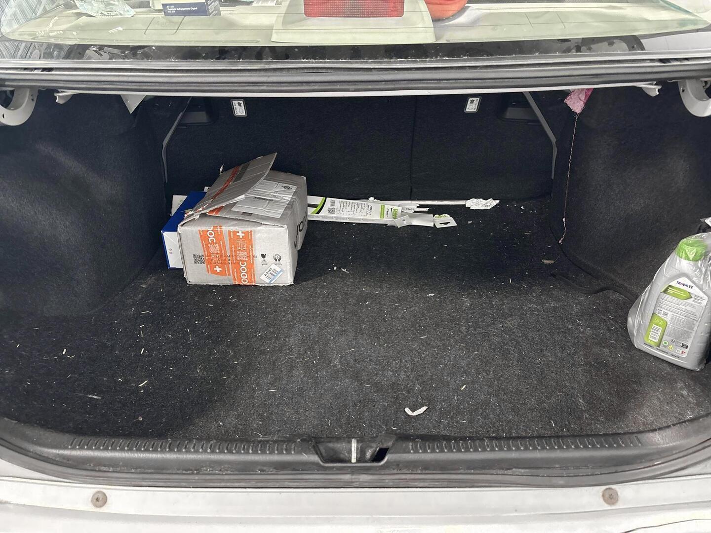MAZDA 323 2001
