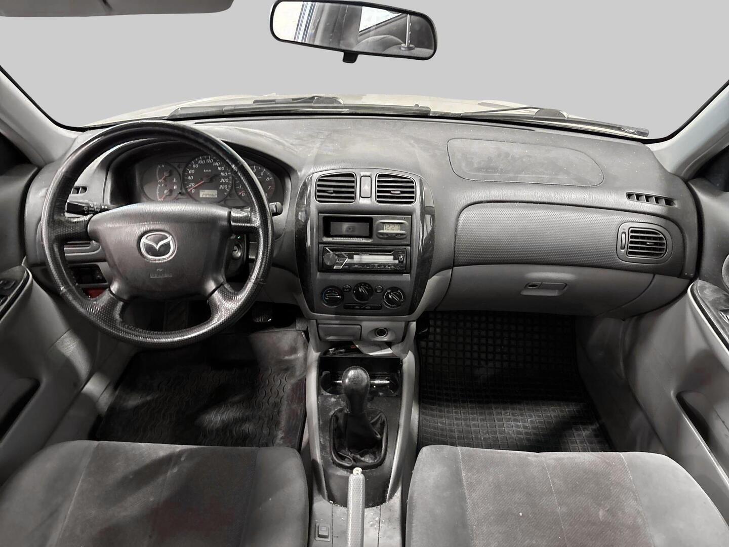 MAZDA 323 2001