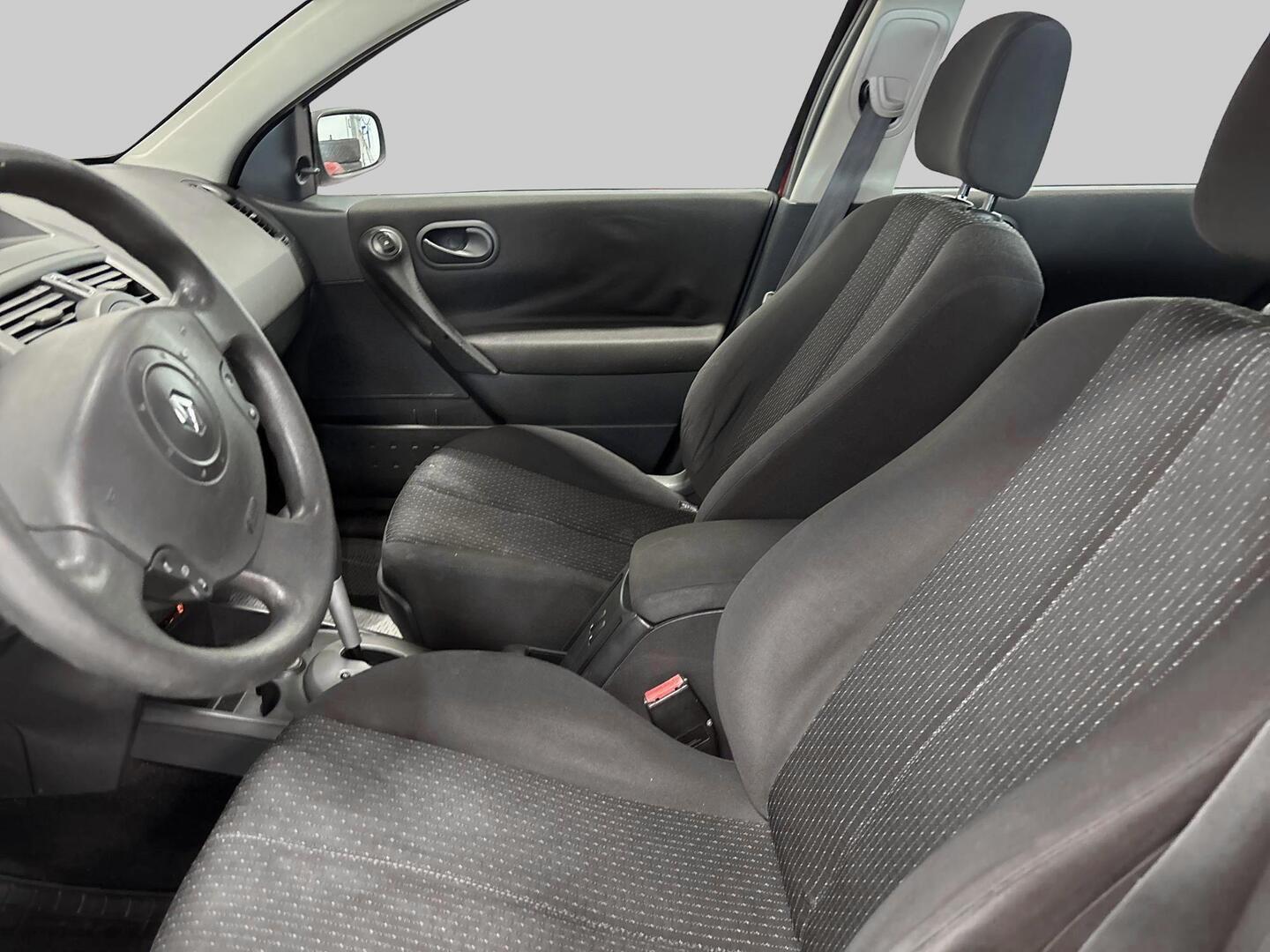 RENAULT Megane 2003