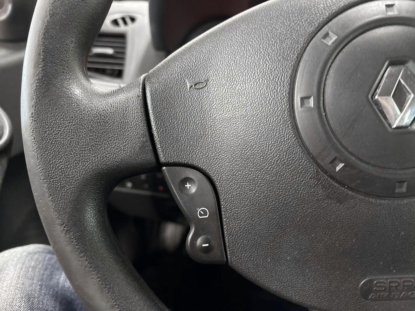 RENAULT Megane 2003
