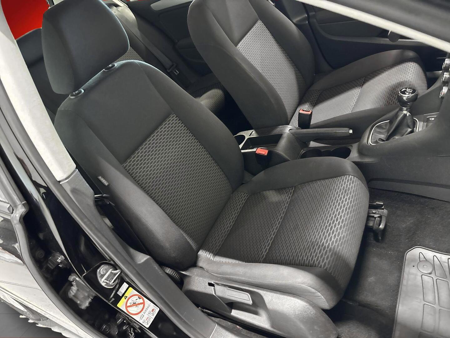 VOLKSWAGEN Golf 2011