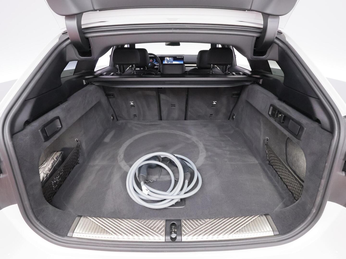BMW I5 2025