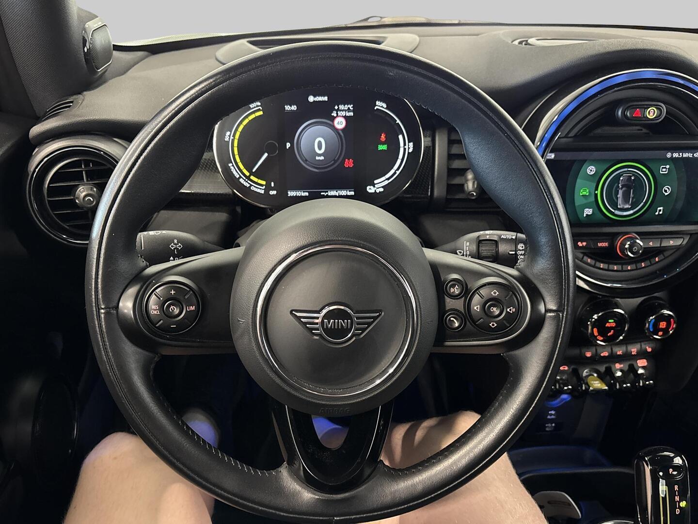 MINI Hatchback 2021