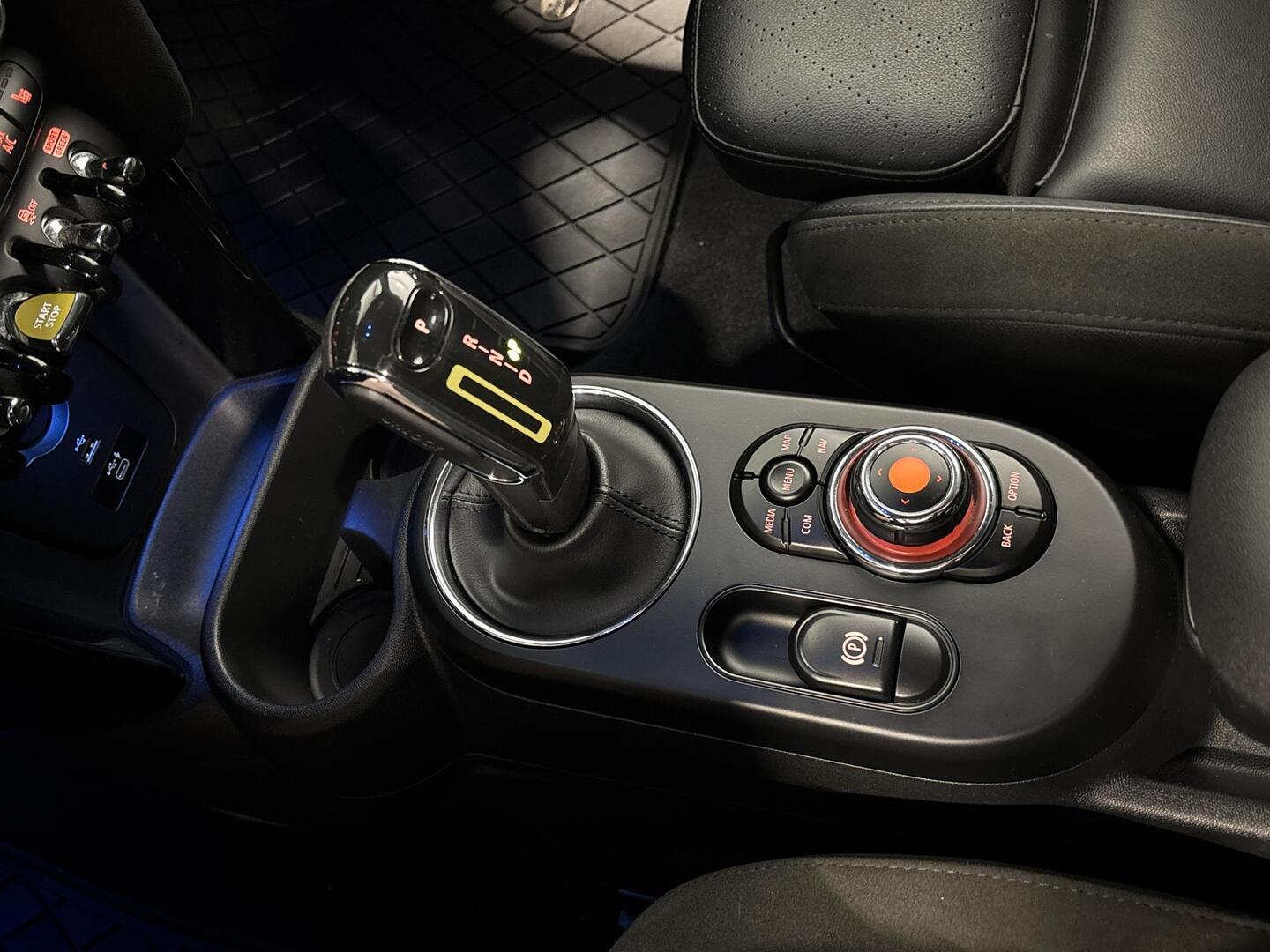 MINI Hatchback 2021