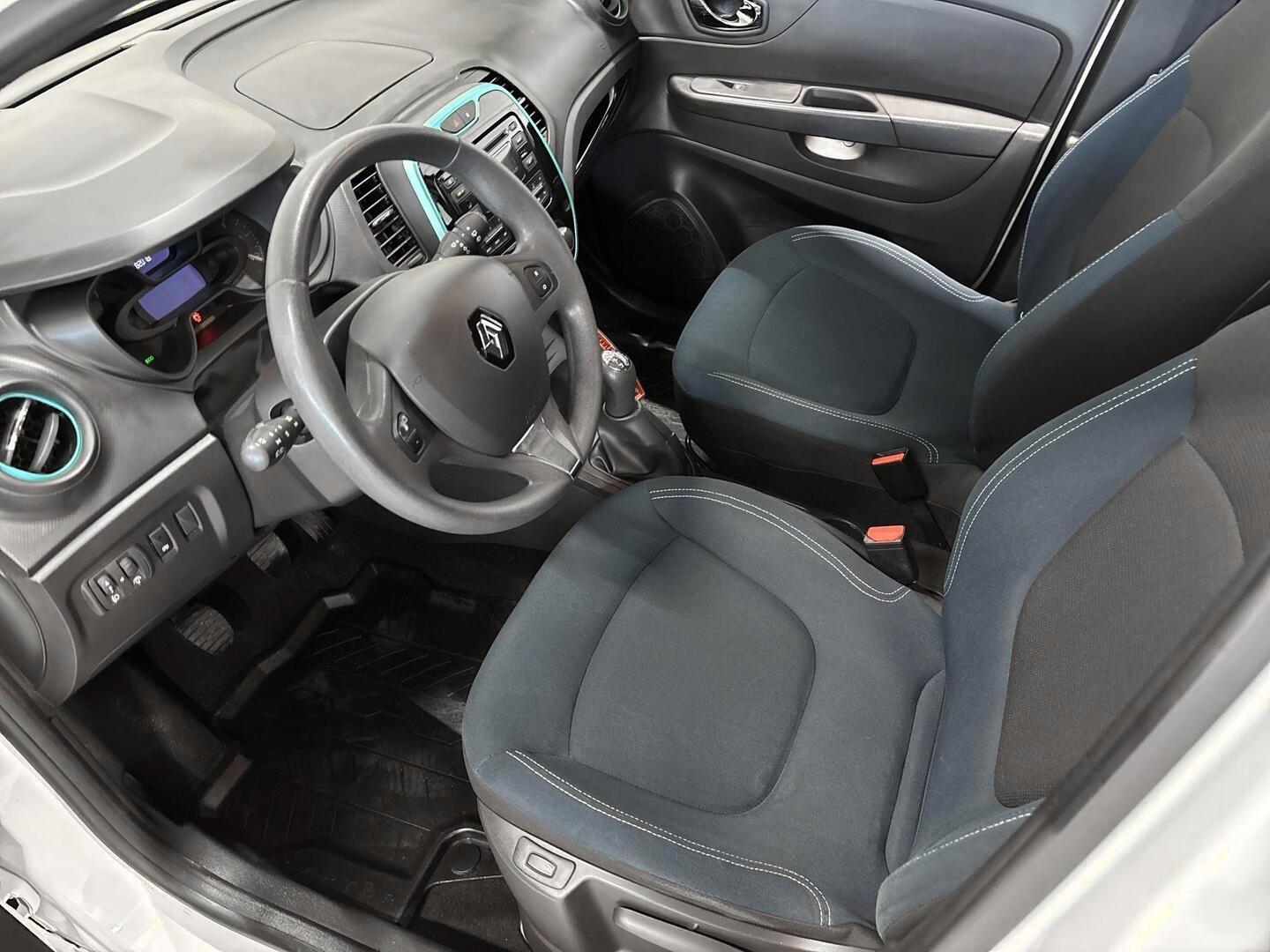RENAULT Captur 2016