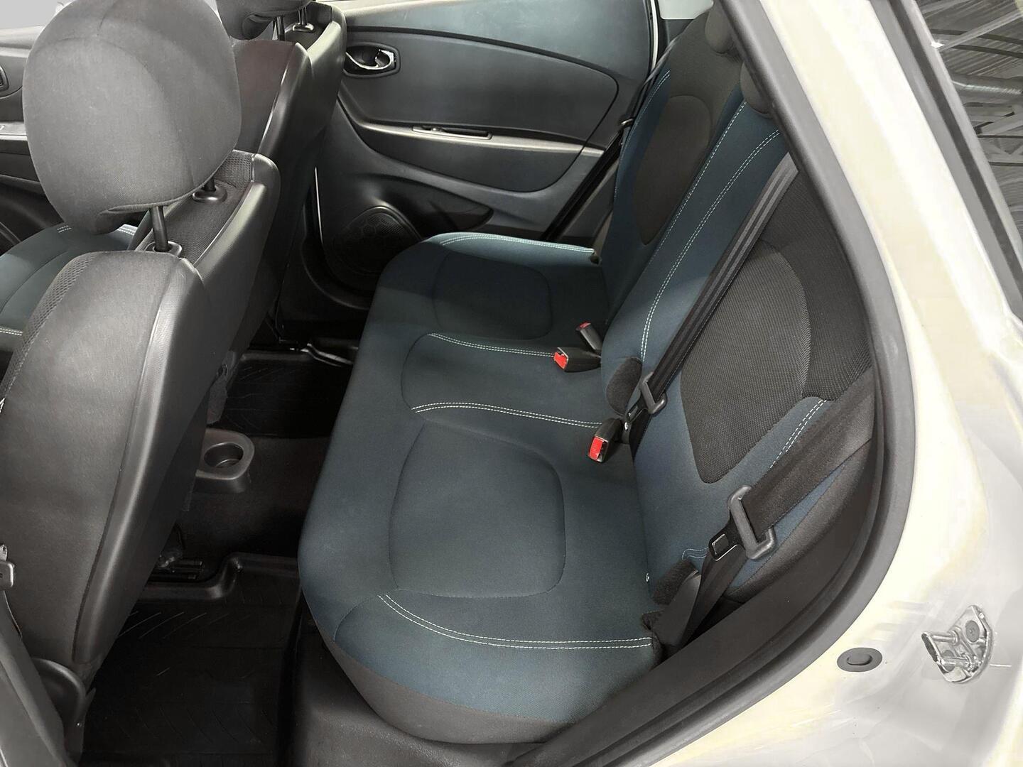RENAULT Captur 2016