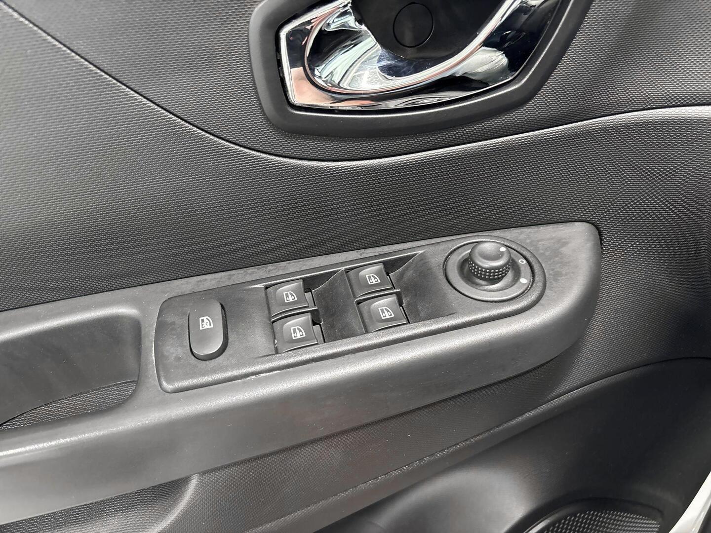 RENAULT Captur 2016