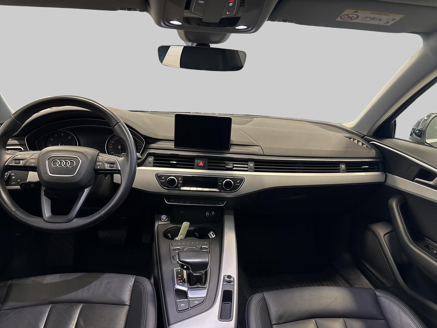 AUDI A4 2019