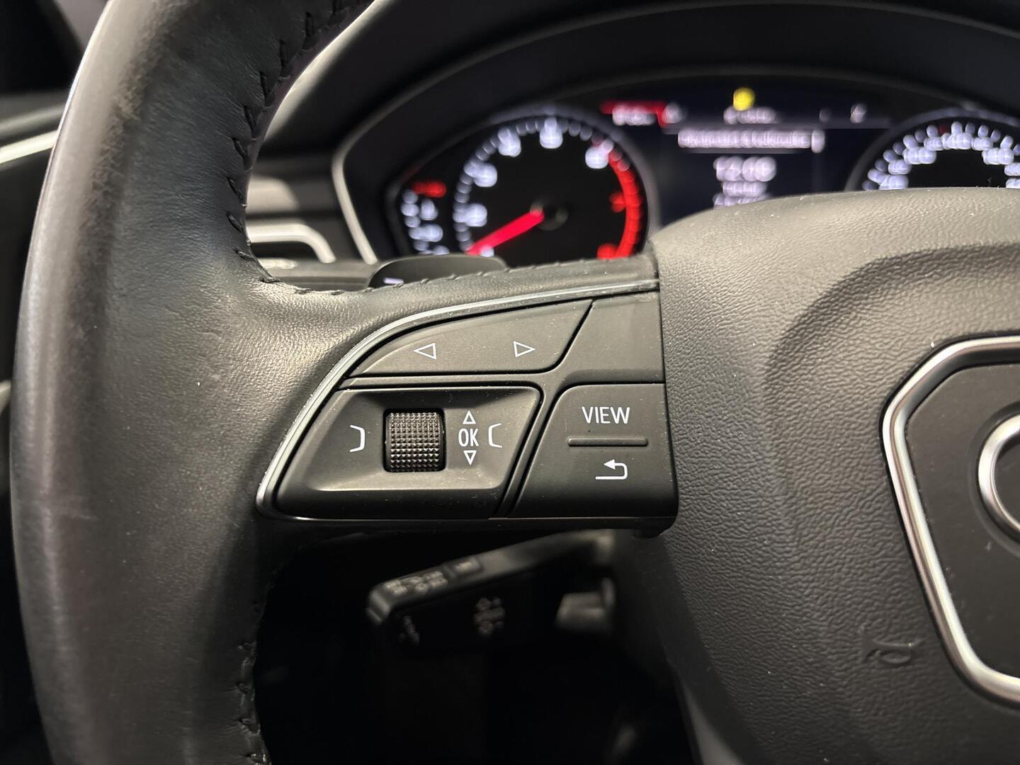 AUDI A4 2019