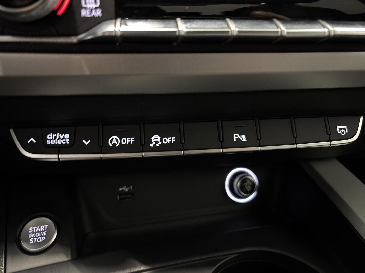 AUDI A4 2019