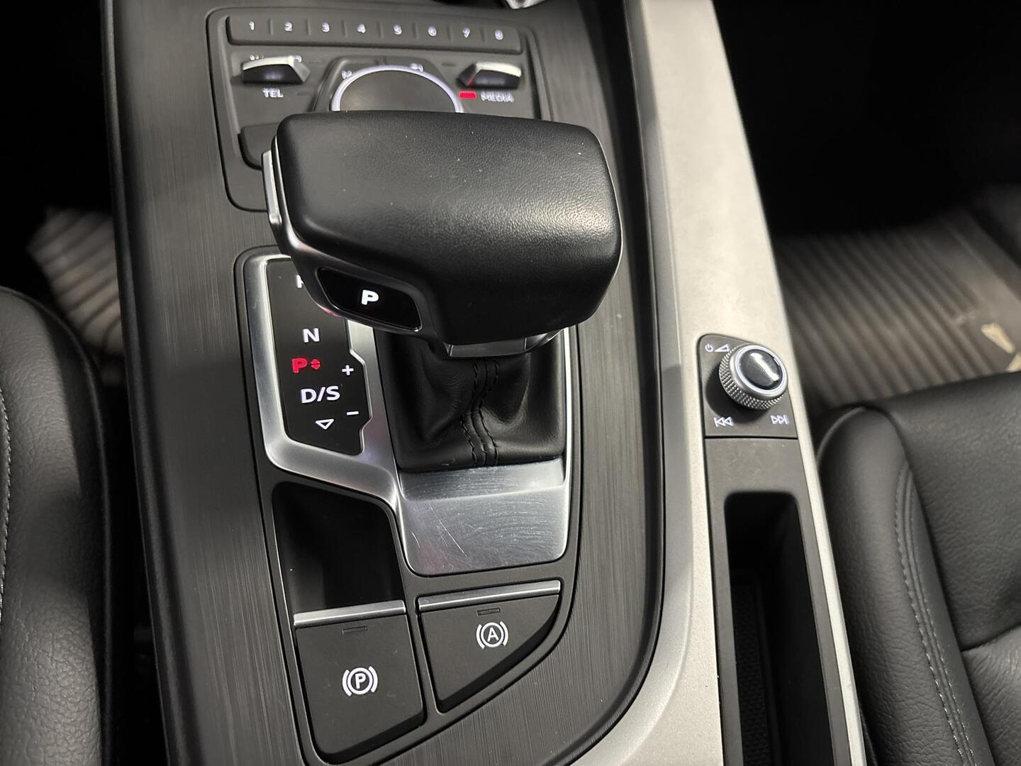 AUDI A4 2019