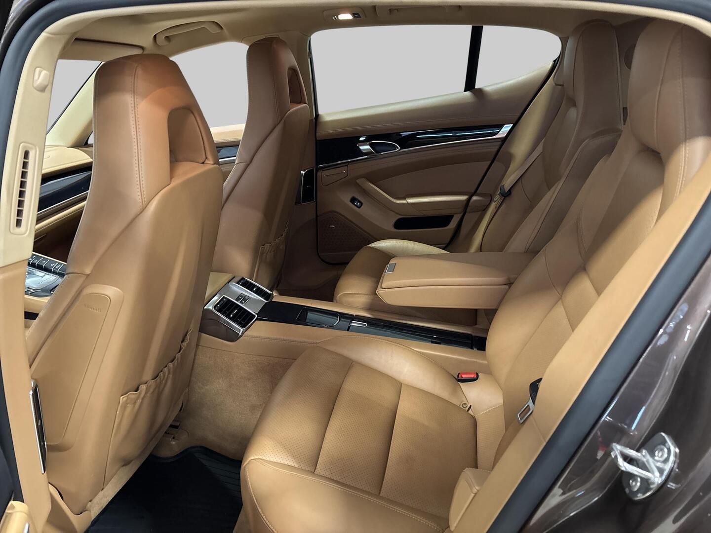 PORSCHE Panamera 2015