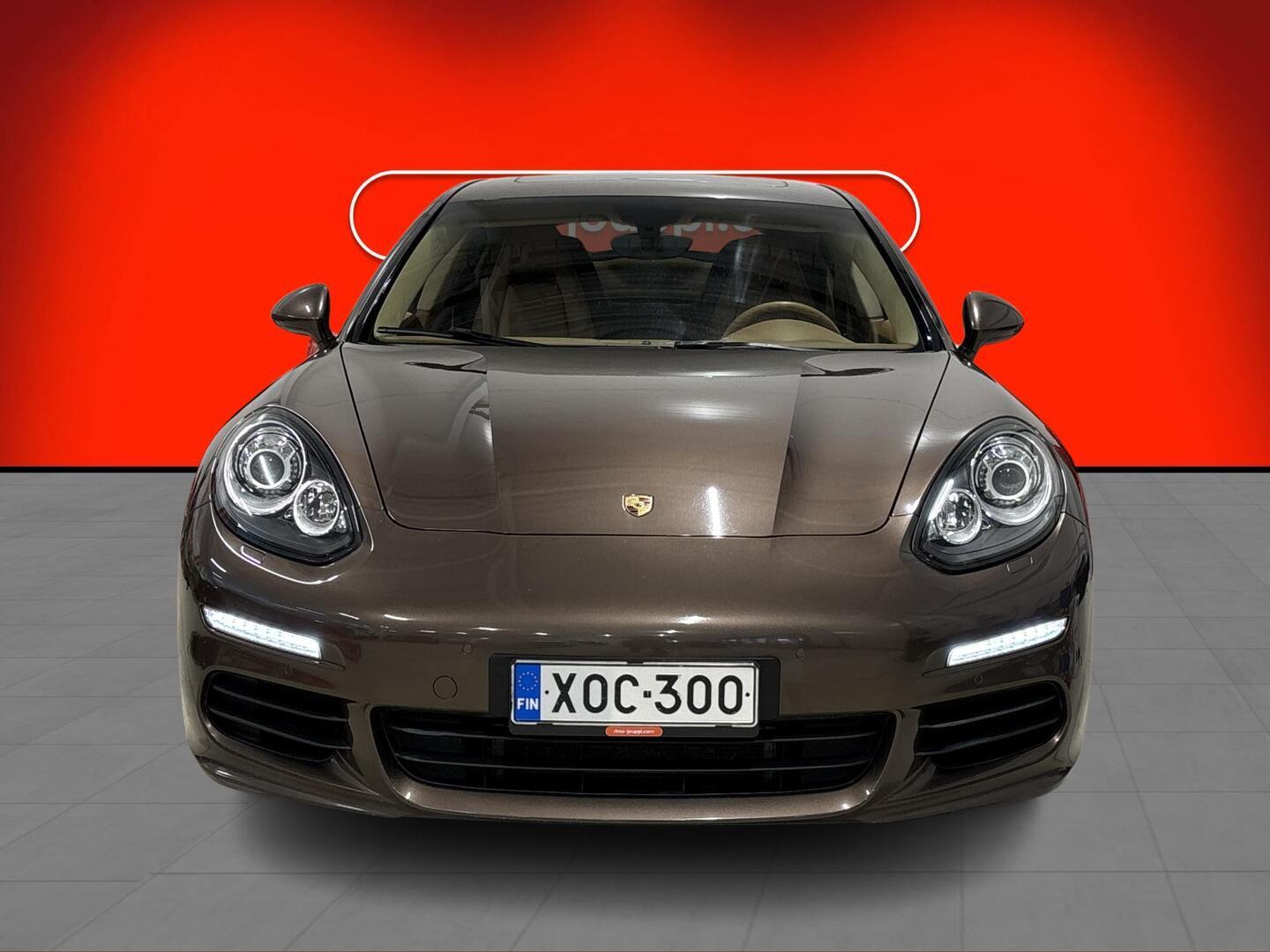 PORSCHE Panamera 2015