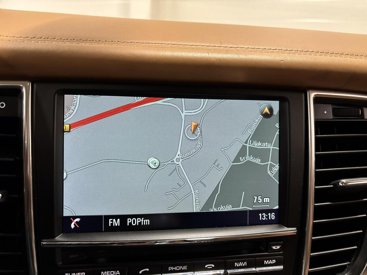 PORSCHE Panamera 2015
