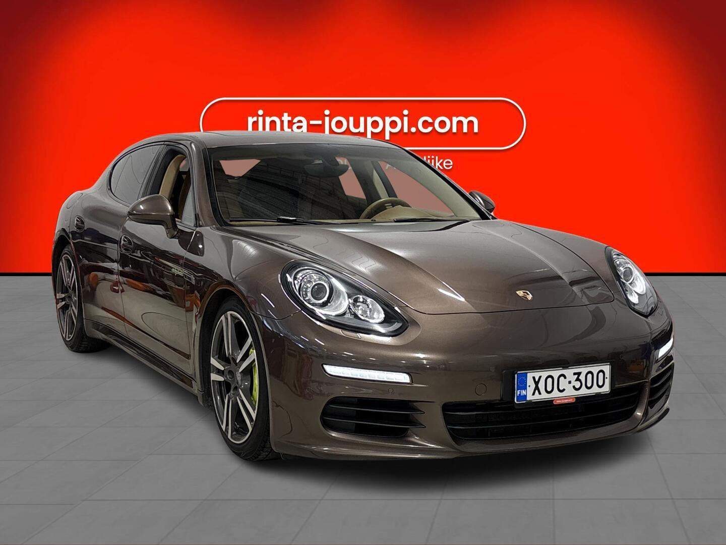 PORSCHE Panamera 2015