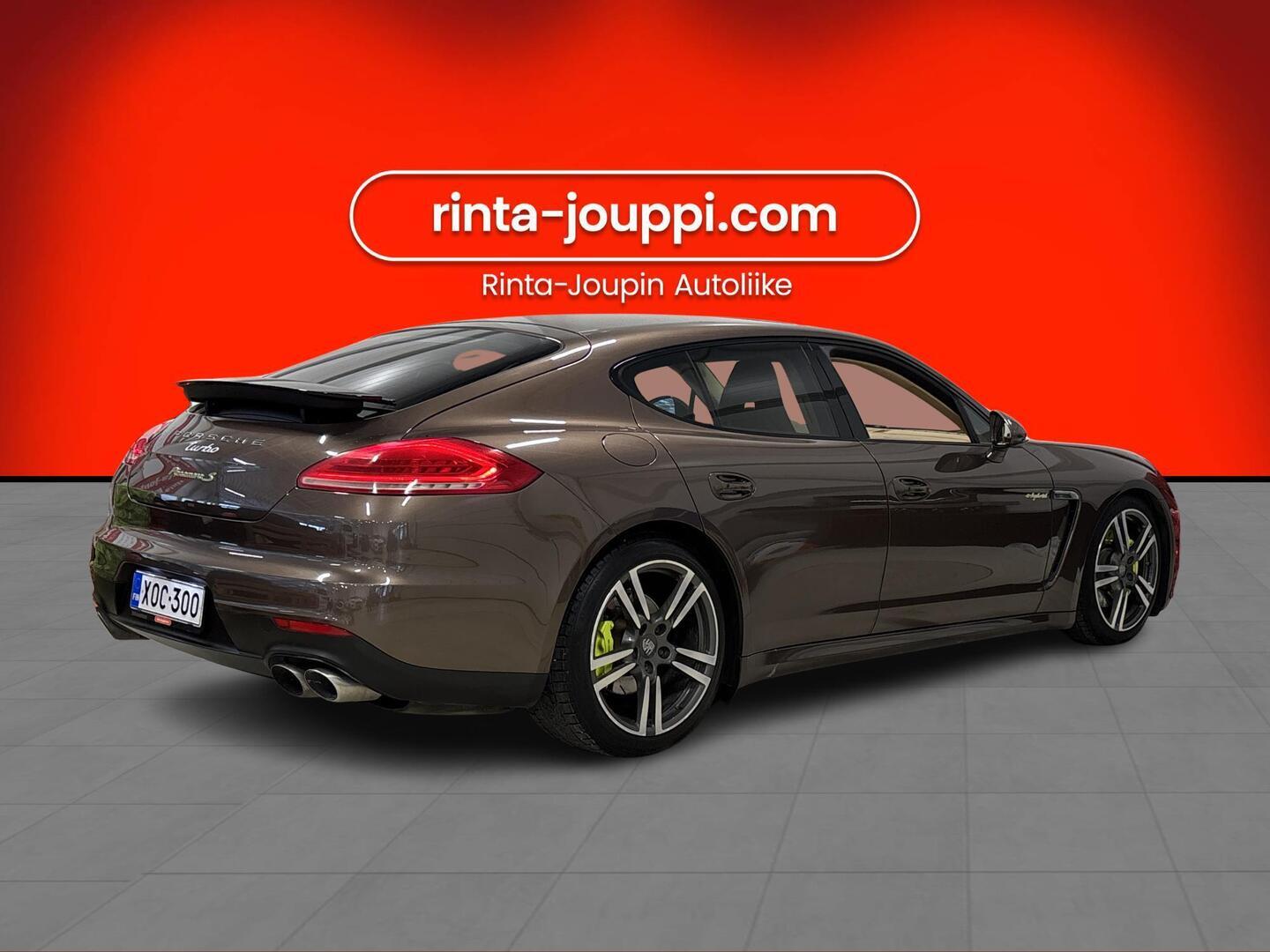 PORSCHE Panamera 2015