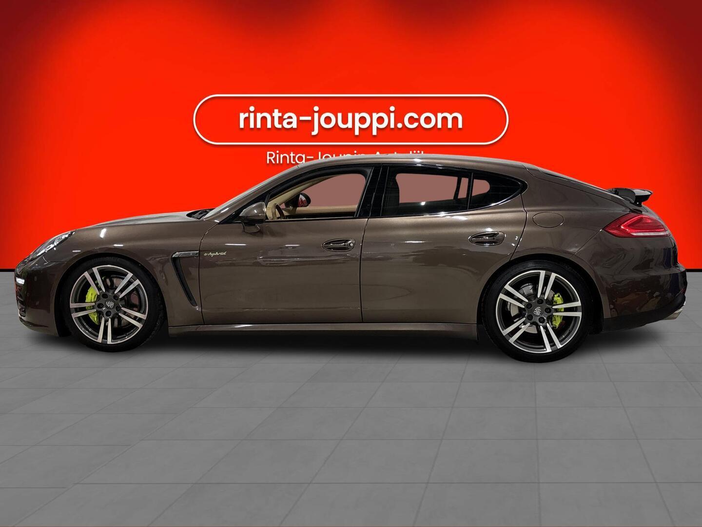 PORSCHE Panamera 2015