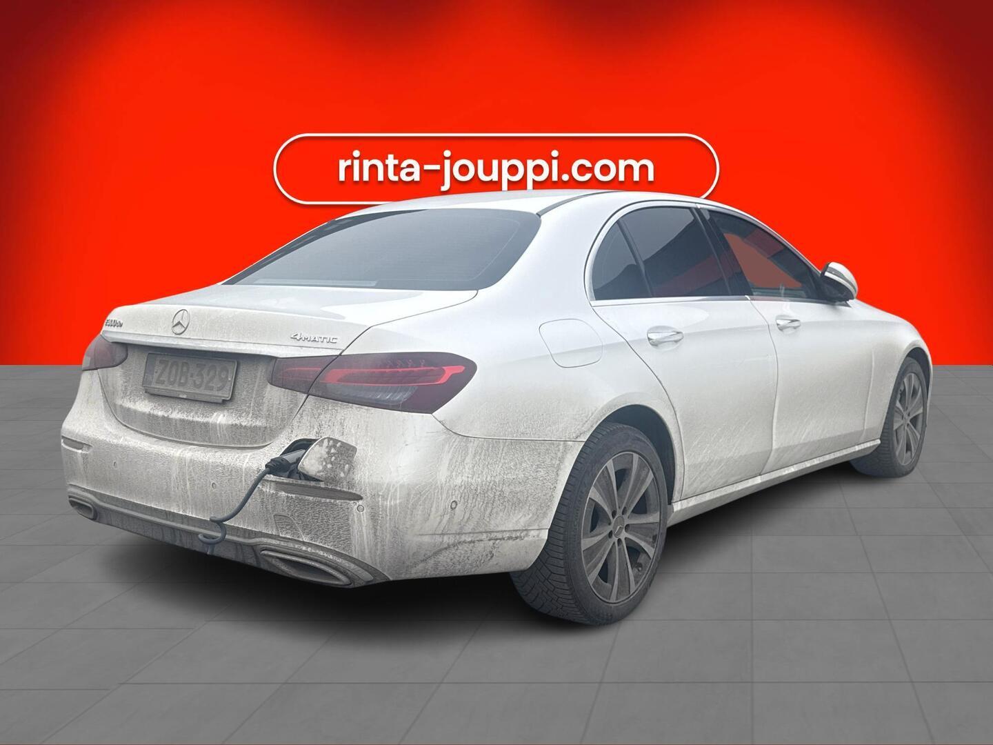 MERCEDES-BENZ E 2022