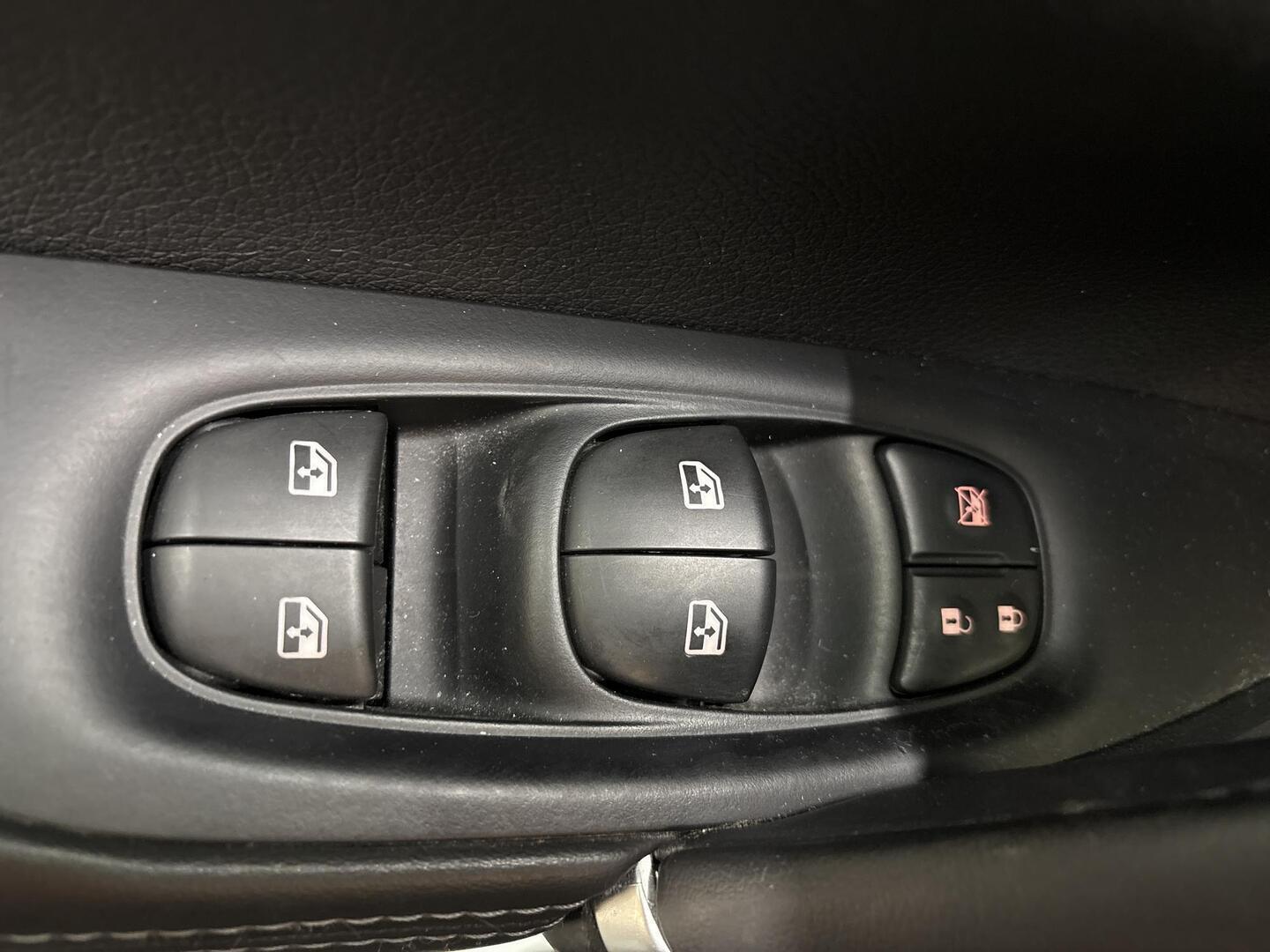 NISSAN QASHQAI 2018