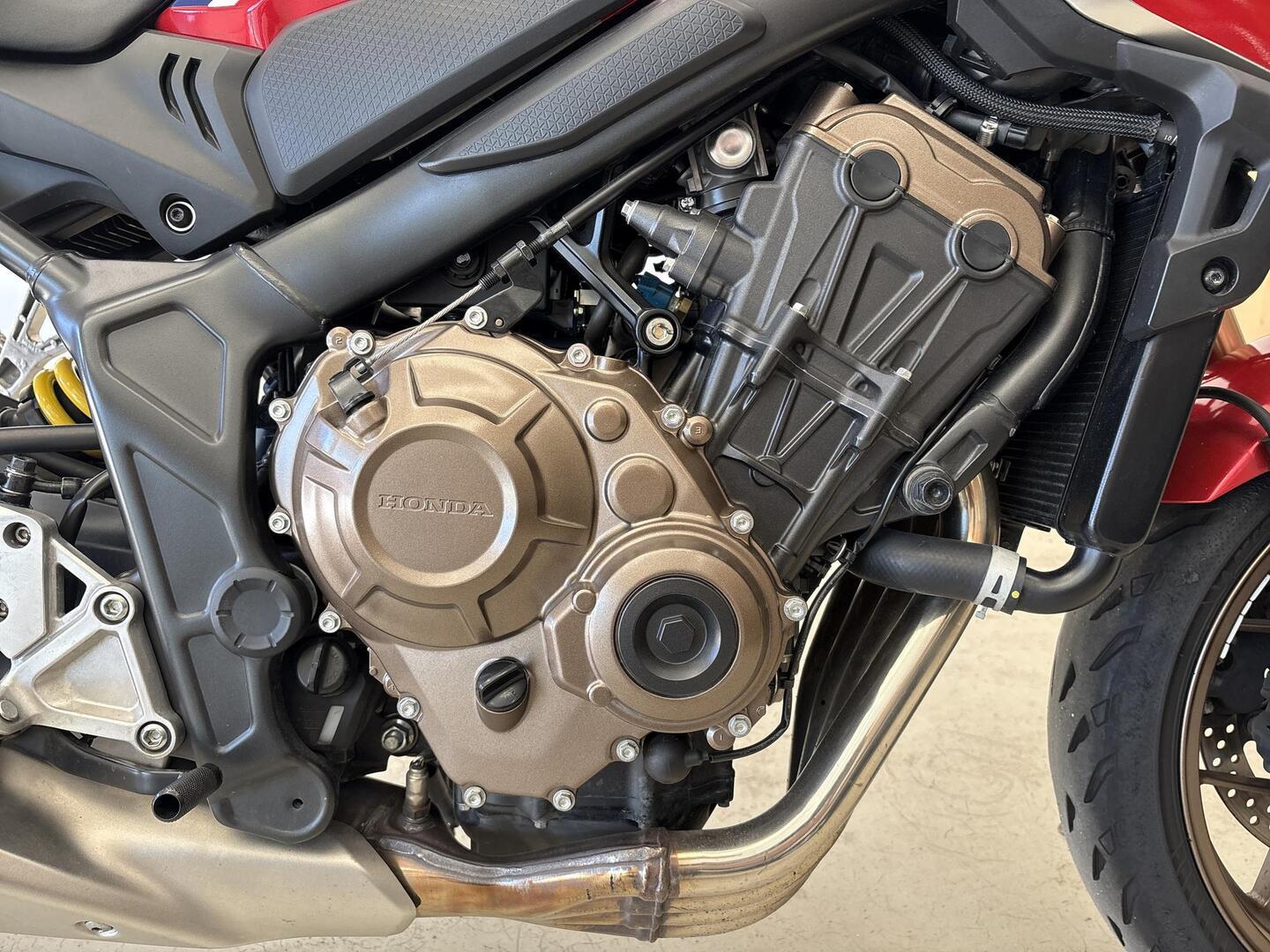 HONDA CB 2021
