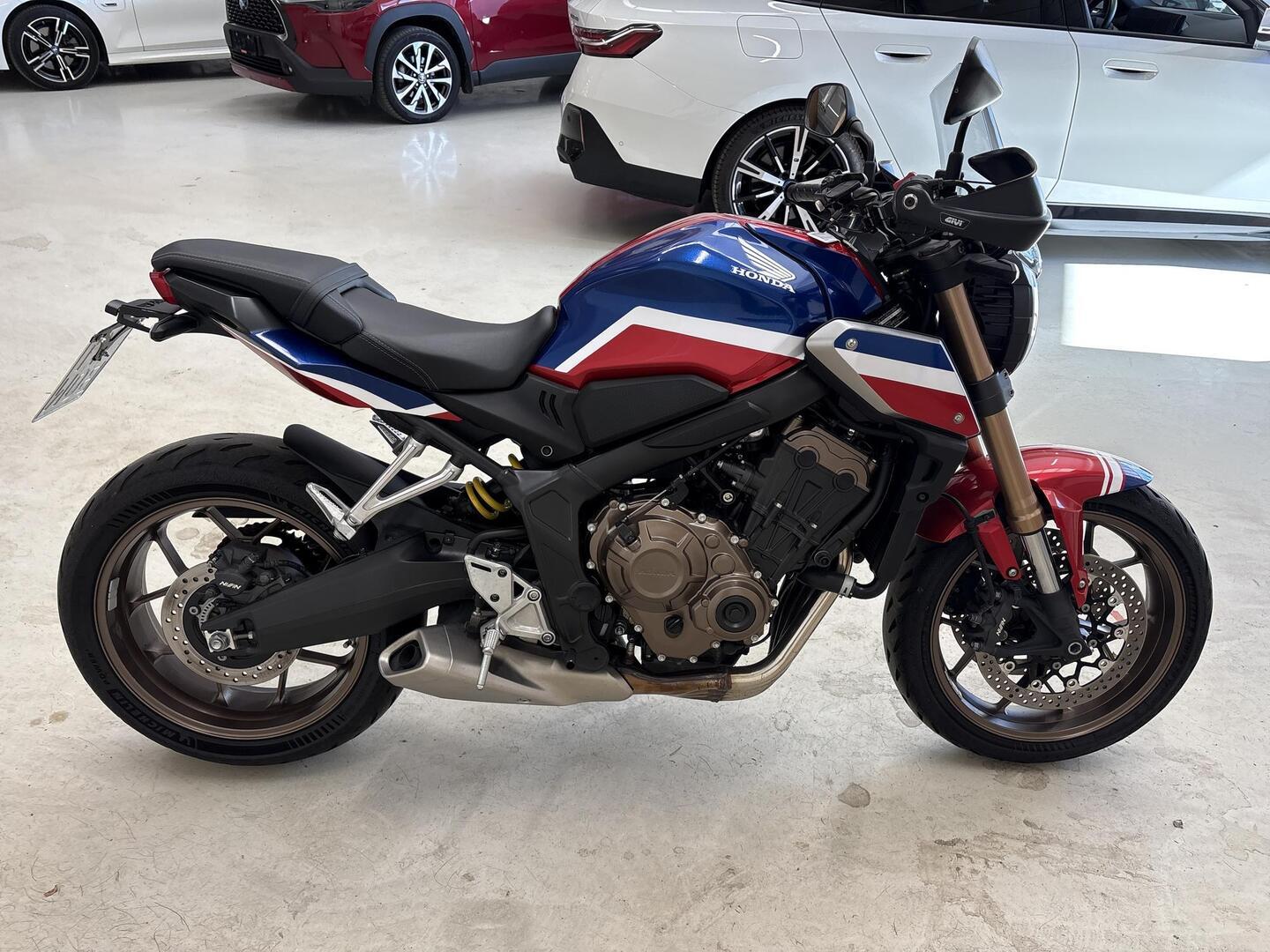 HONDA CB 2021