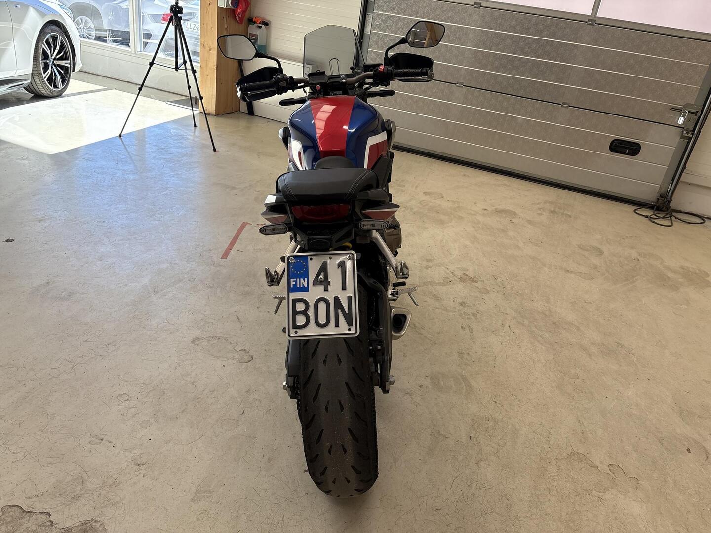 HONDA CB 2021