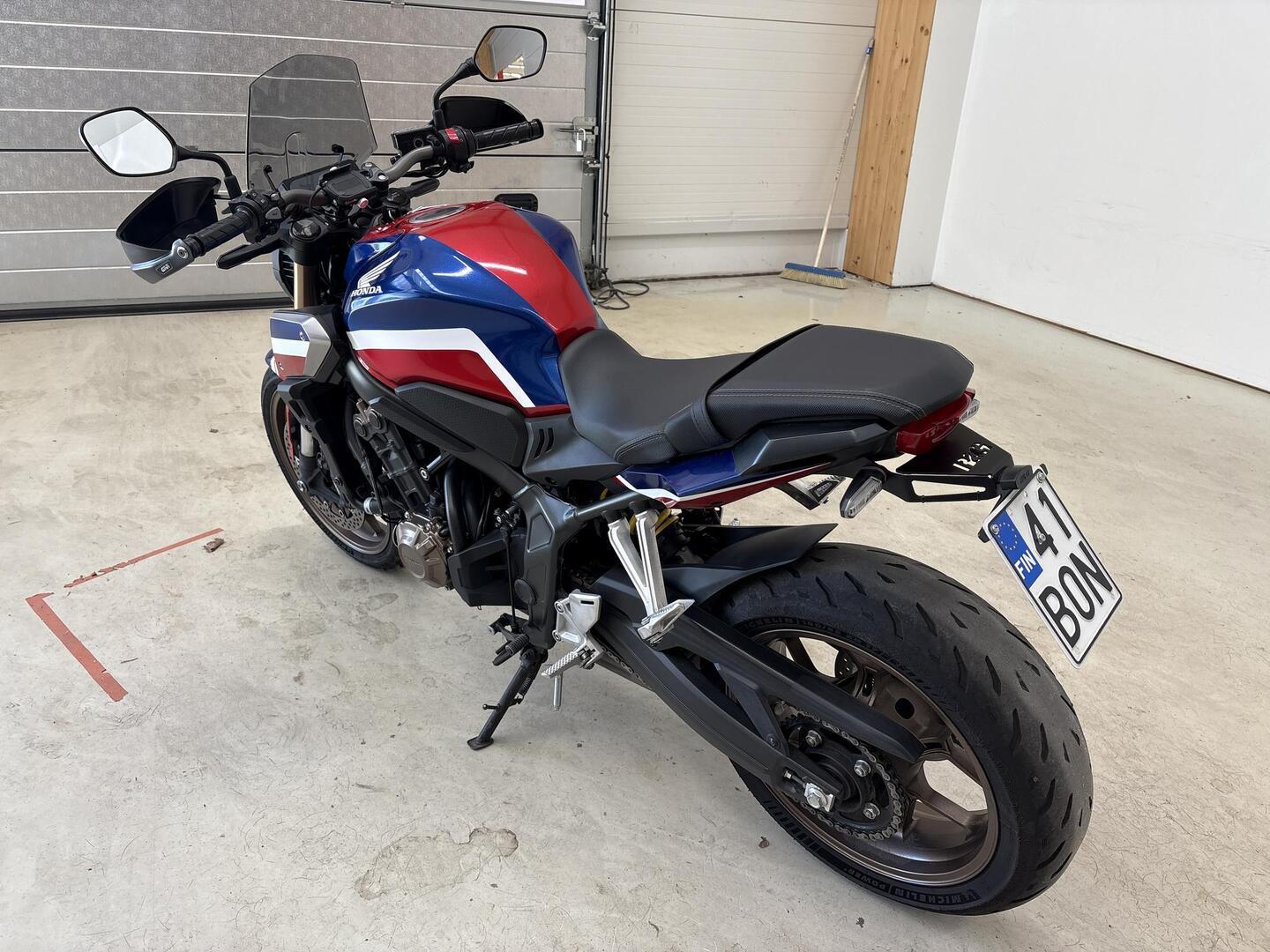 HONDA CB 2021