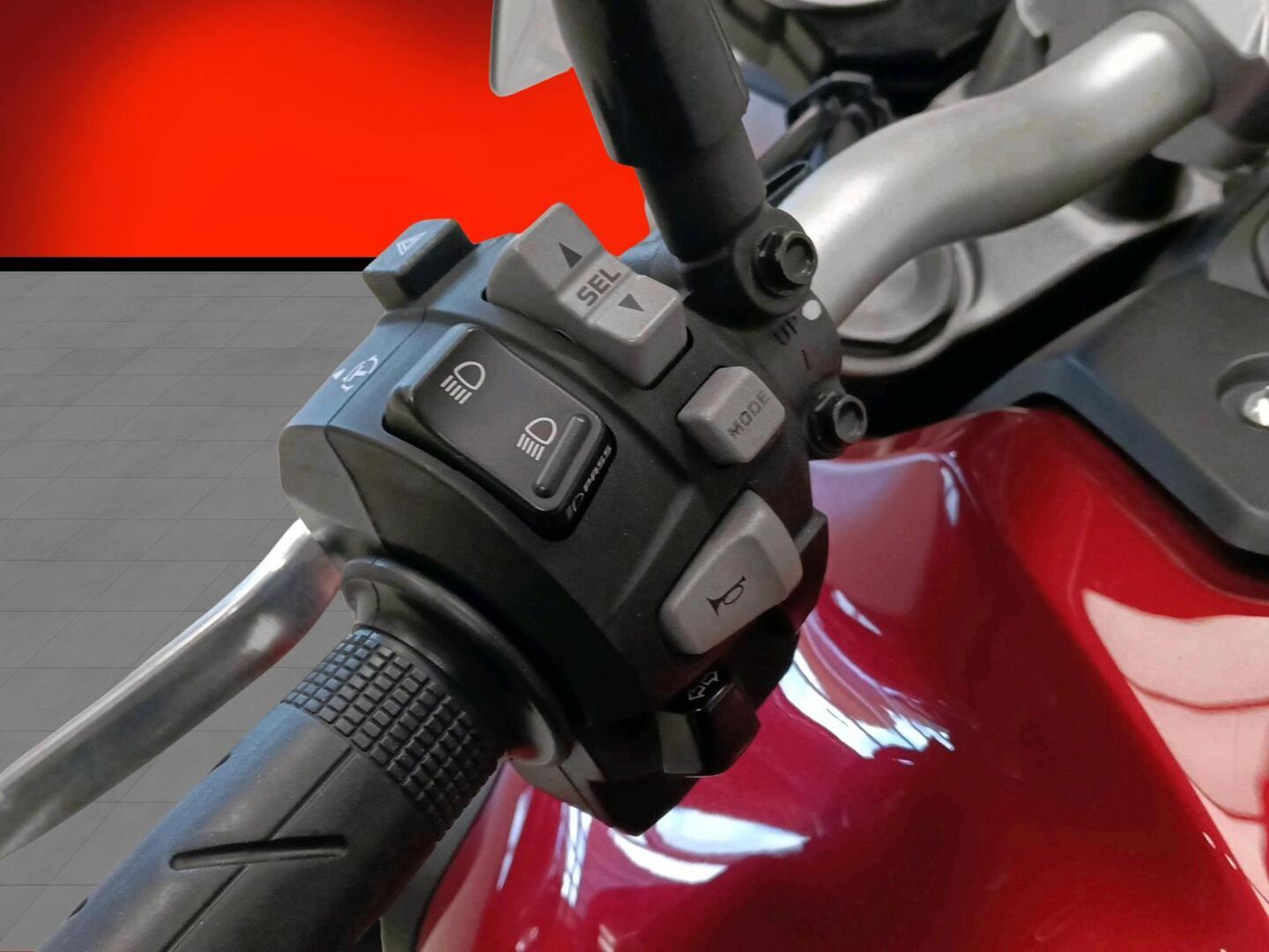 HONDA CB 2018