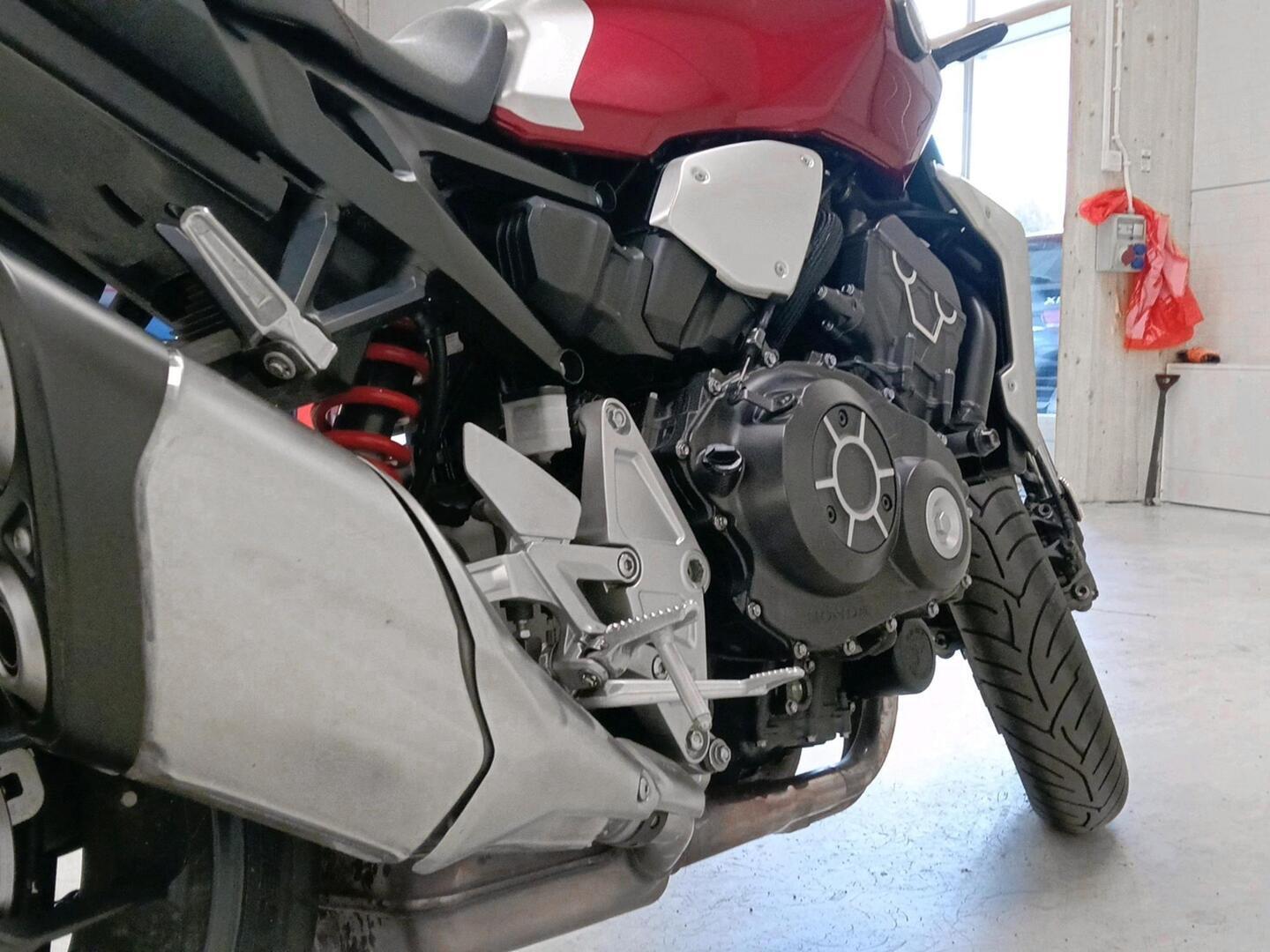 HONDA CB 2018