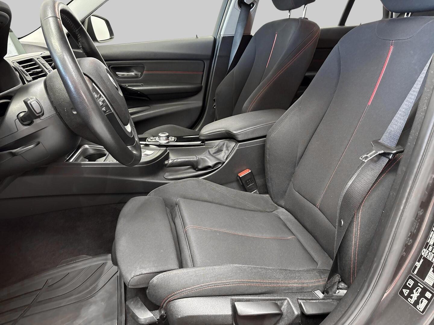 BMW 320 2015