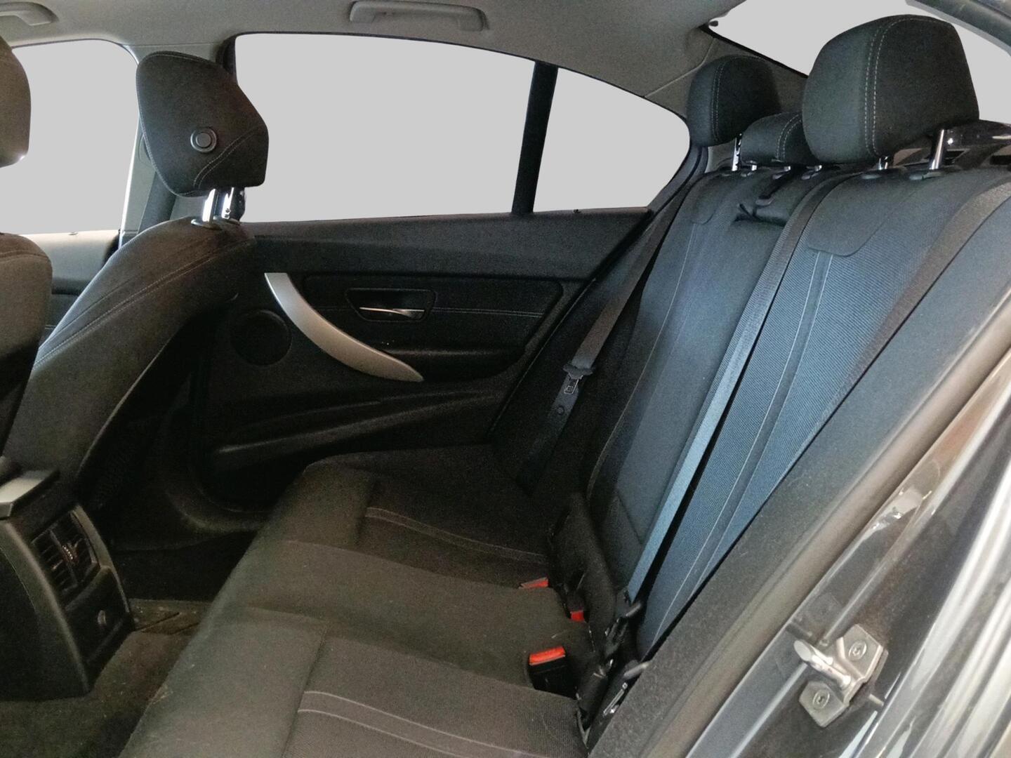 BMW 320 2015