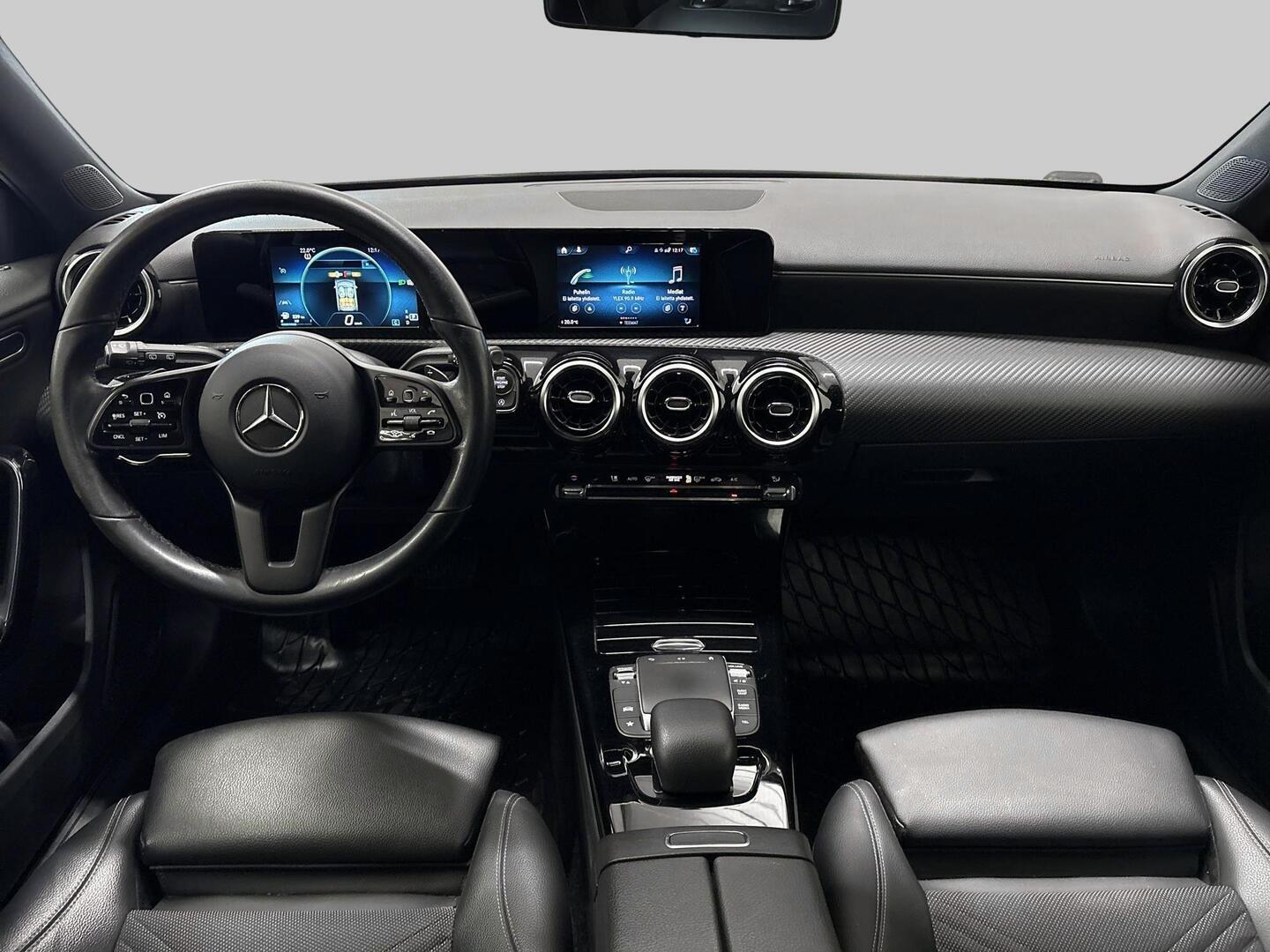 MERCEDES-BENZ A 2020