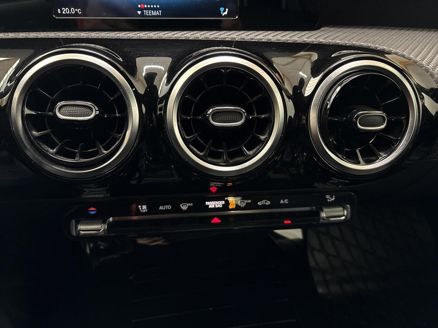 MERCEDES-BENZ A 2020