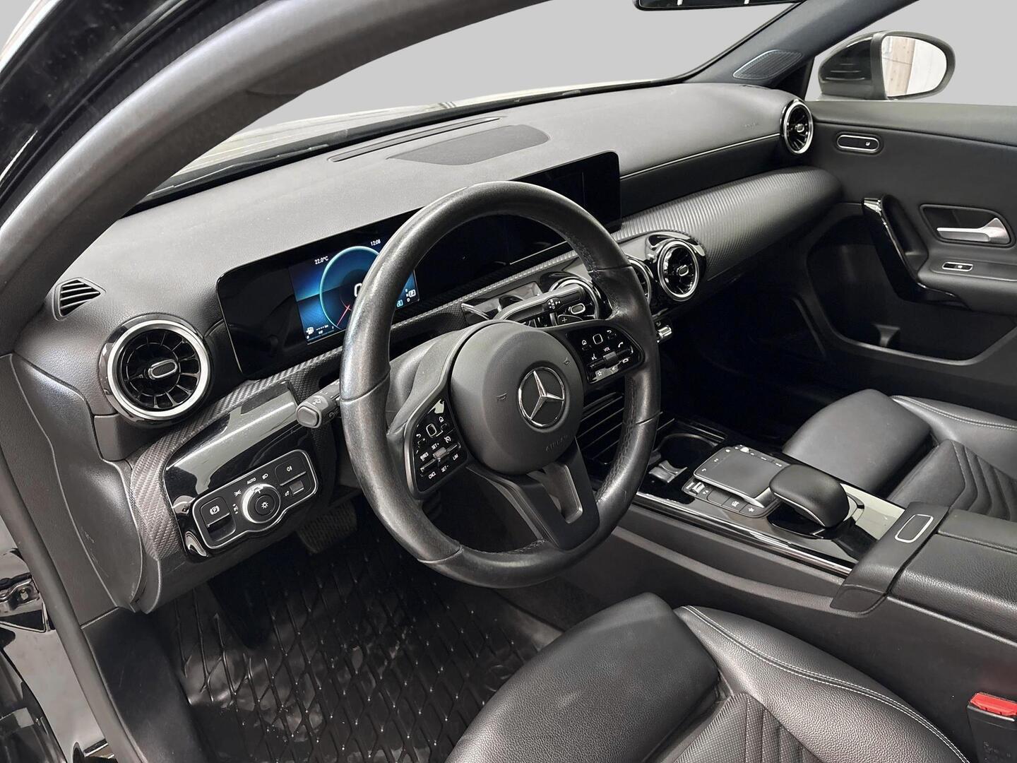 MERCEDES-BENZ A 2020