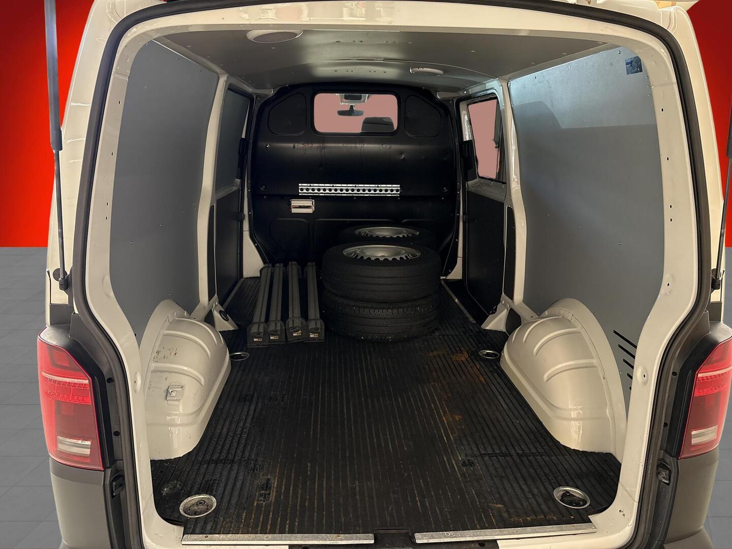 VOLKSWAGEN Transporter 2020