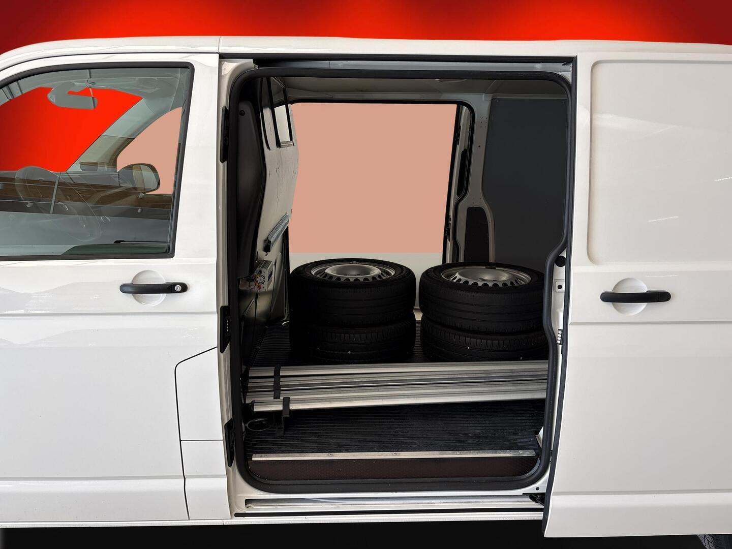 VOLKSWAGEN Transporter 2020
