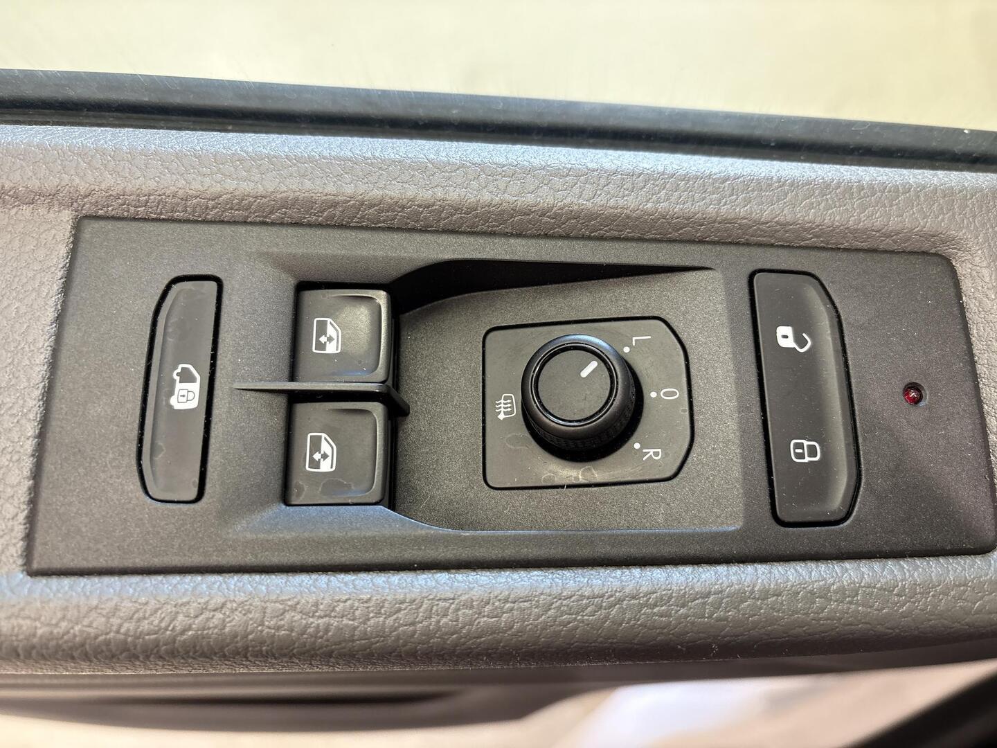VOLKSWAGEN Transporter 2020