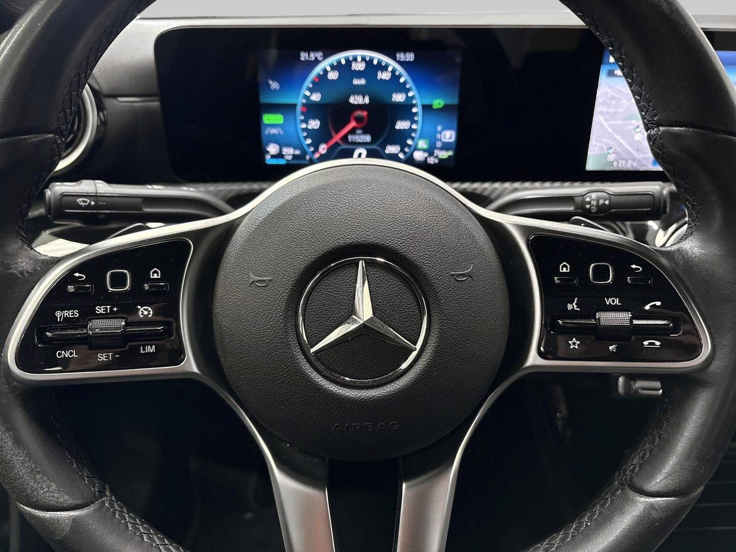 MERCEDES-BENZ A 2020