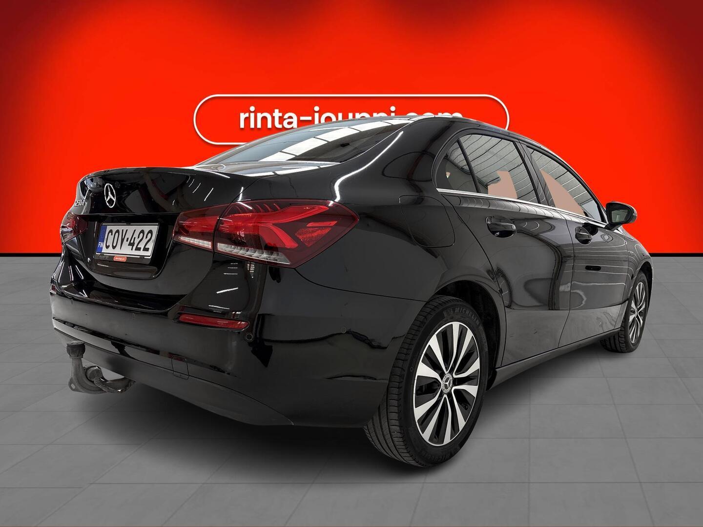 MERCEDES-BENZ A 2020