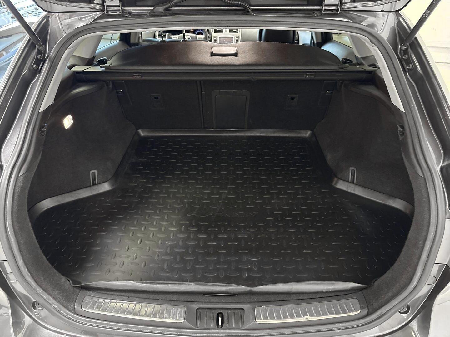 TOYOTA AVENSIS 2014