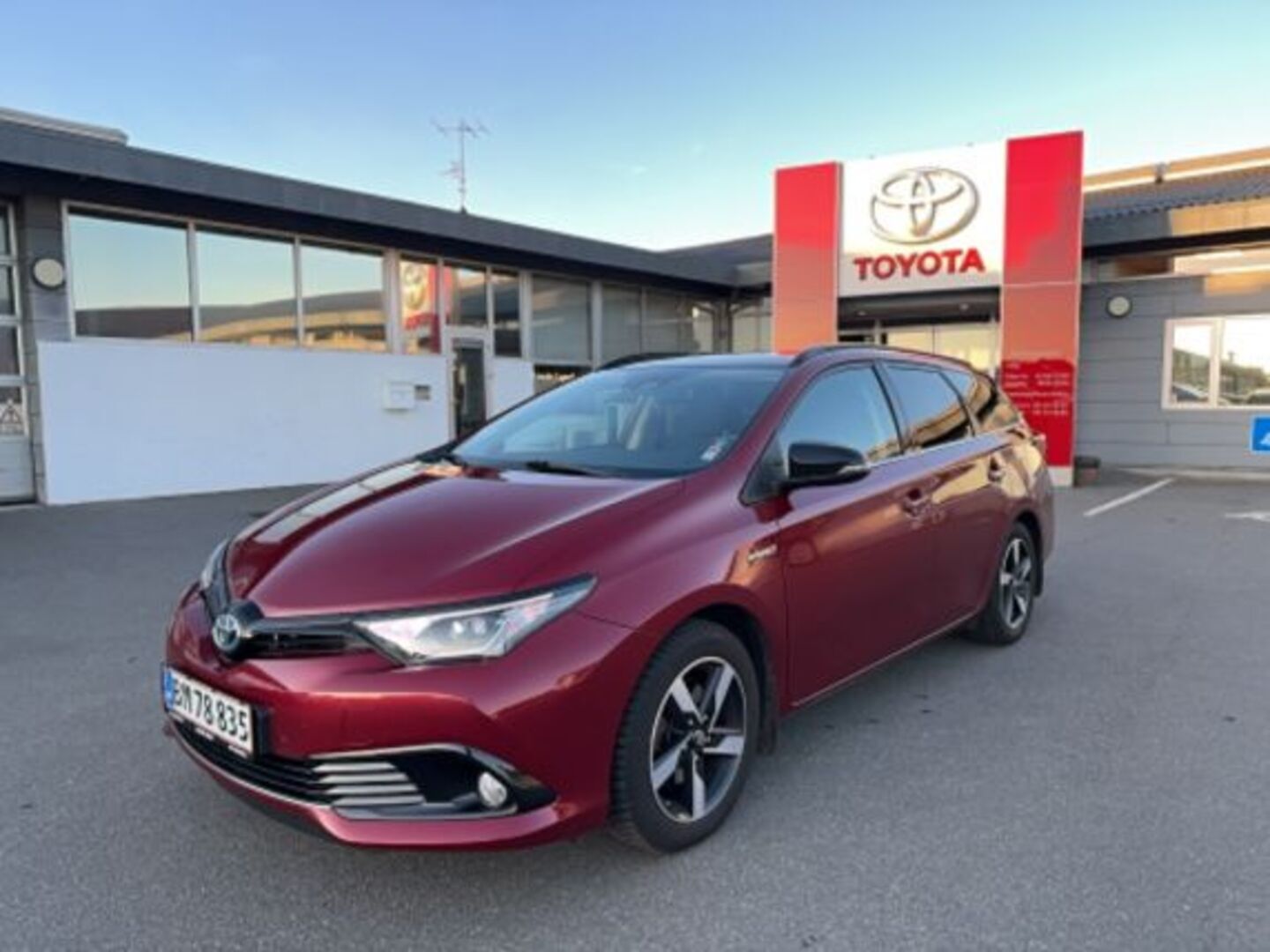 TOYOTA AURIS 2017