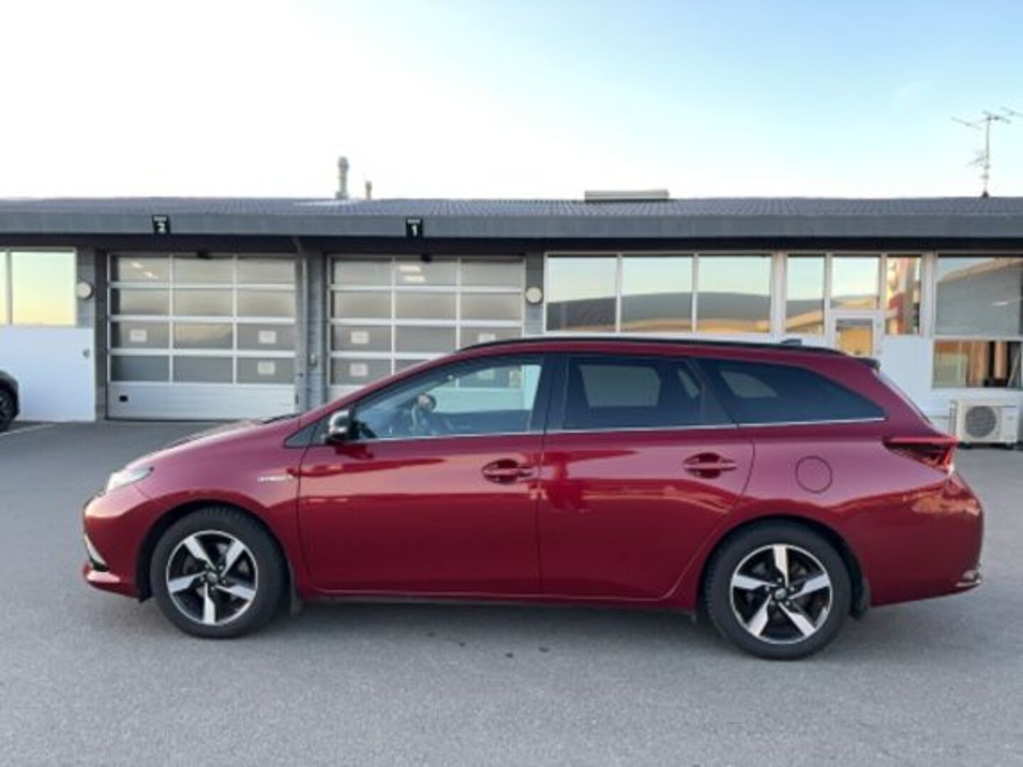 TOYOTA AURIS 2017