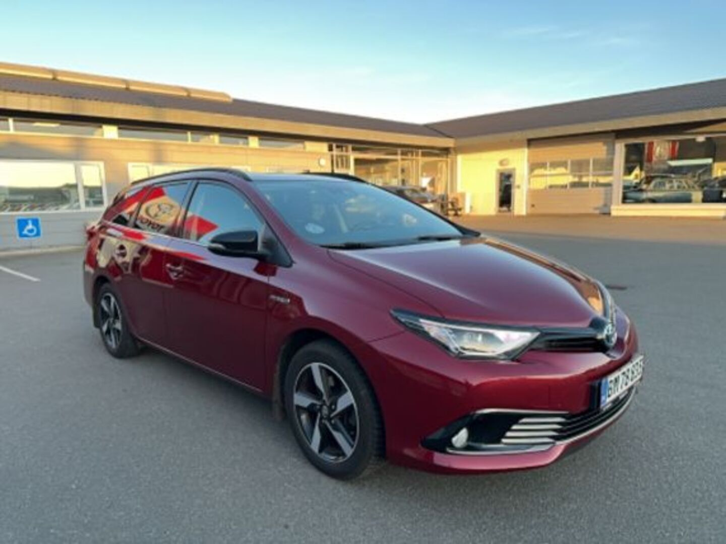 TOYOTA AURIS 2017