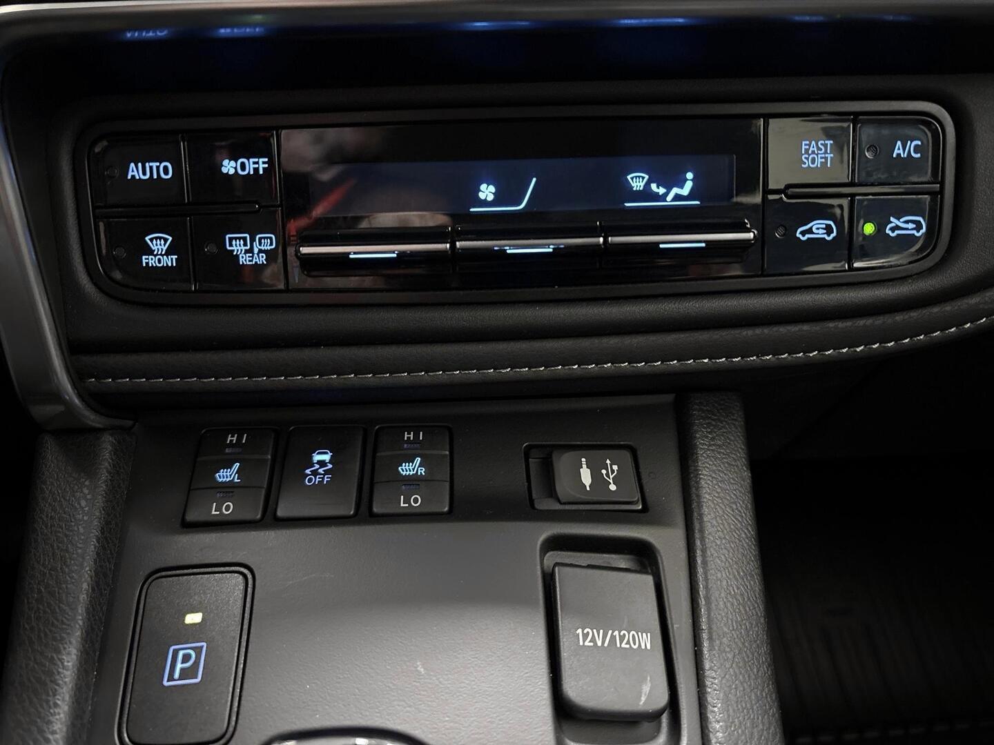 TOYOTA AURIS 2019