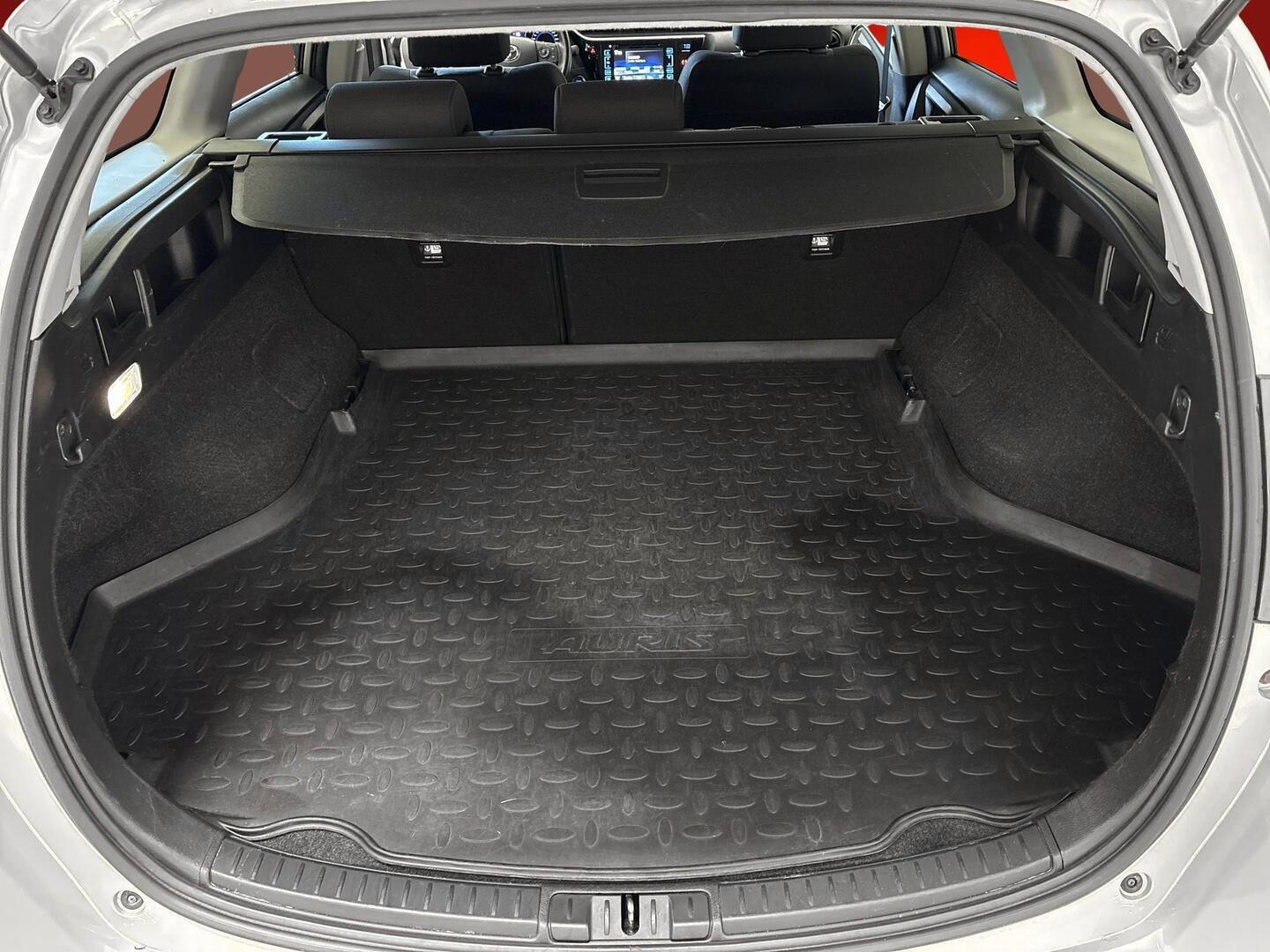 TOYOTA AURIS 2019