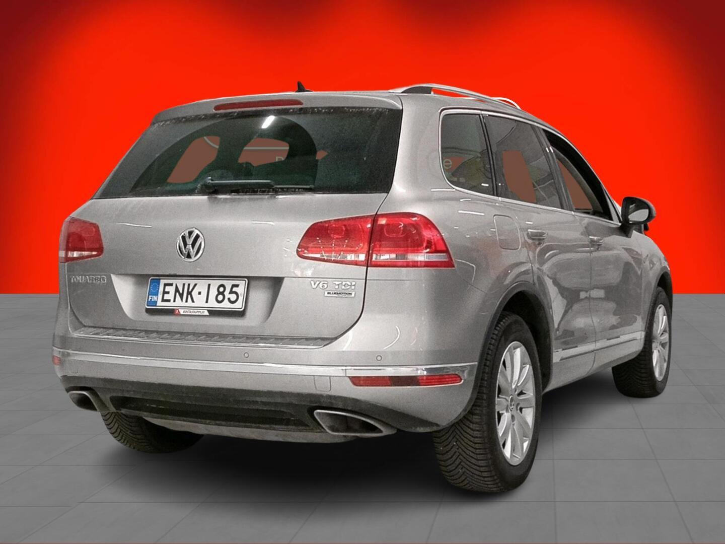 VOLKSWAGEN Touareg 2015