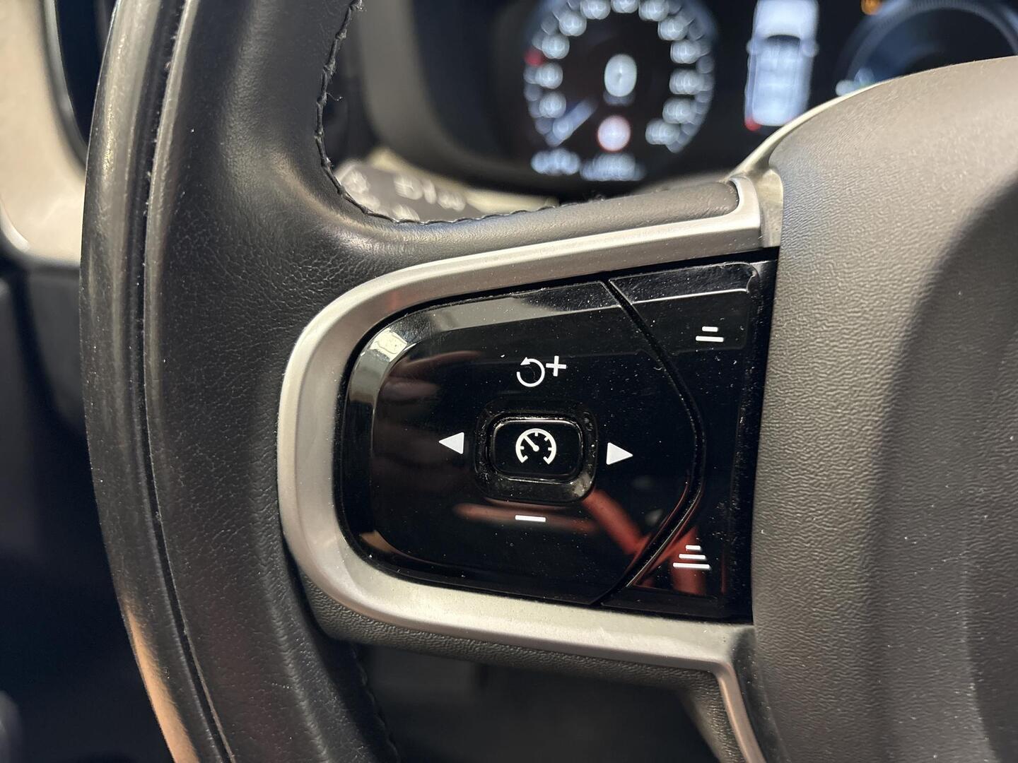VOLVO XC60 2021