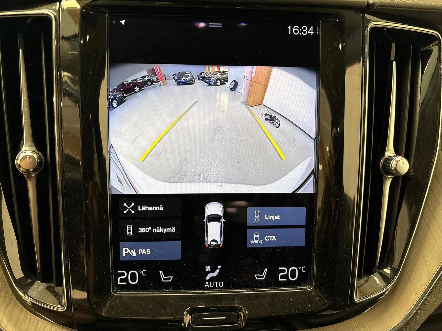 VOLVO XC60 2021