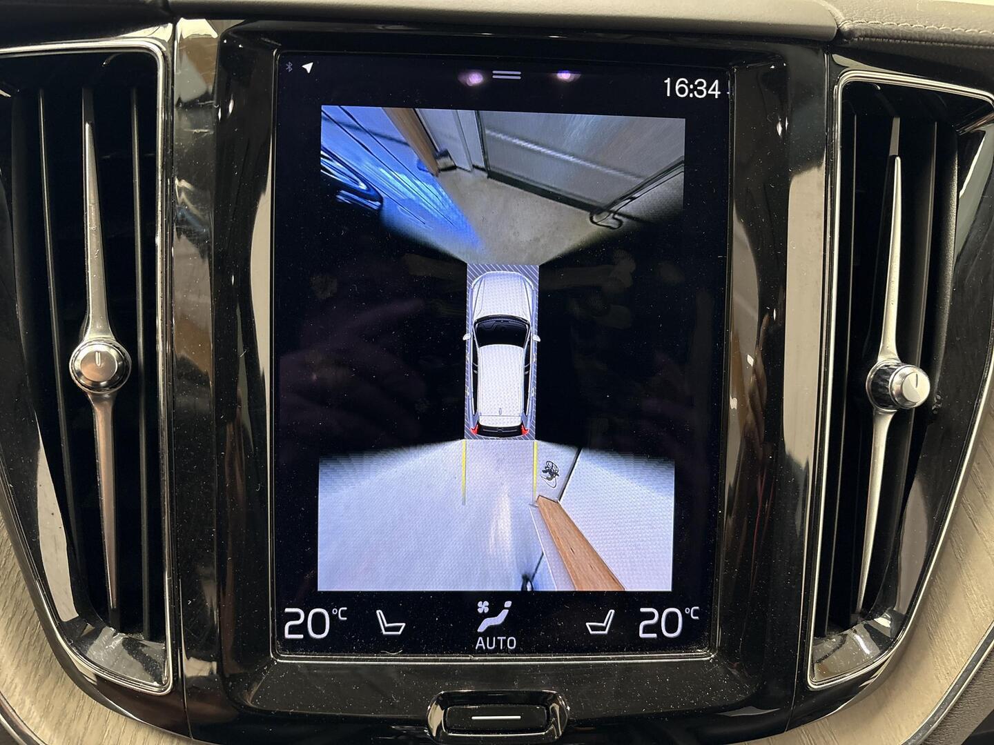 VOLVO XC60 2021